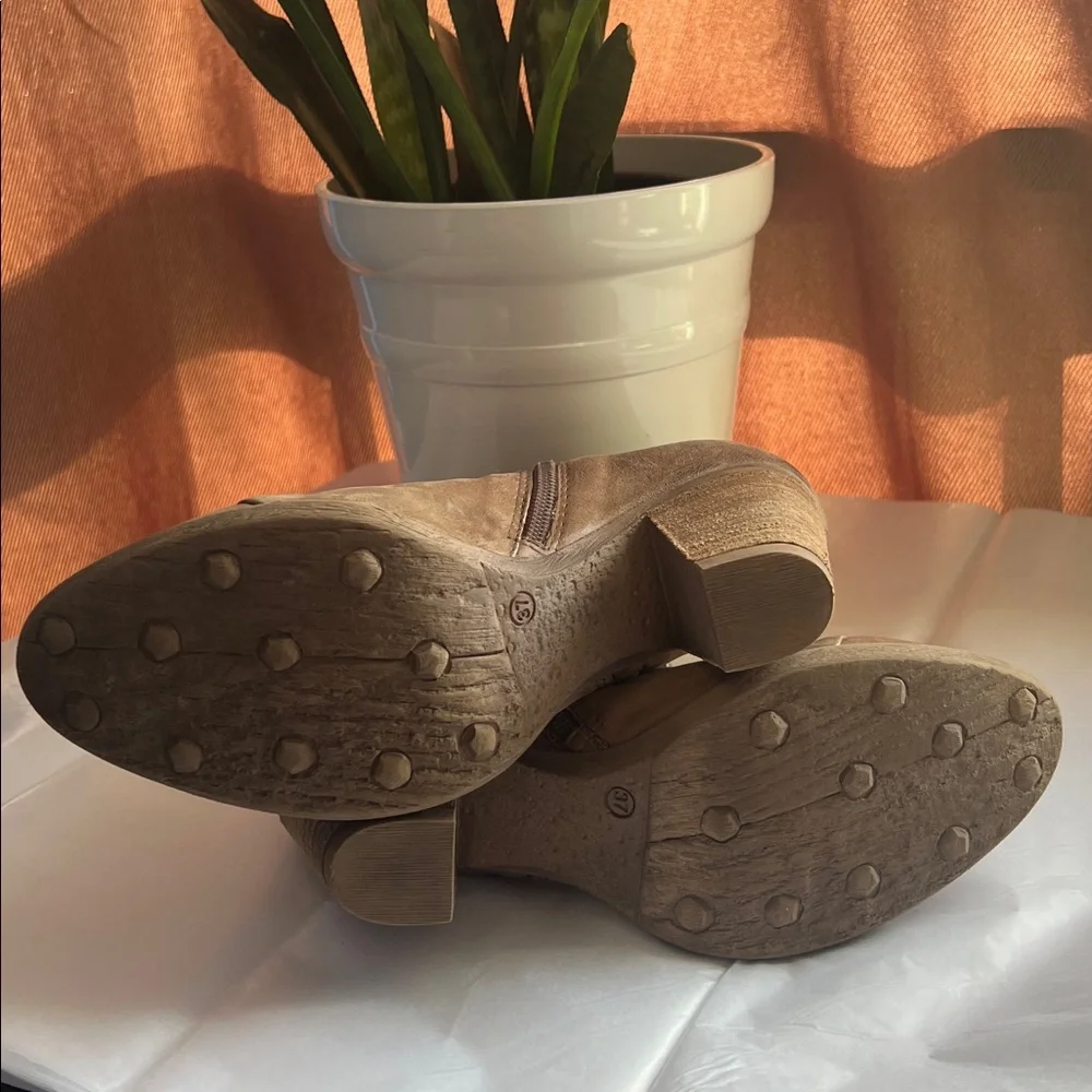 MJUS Ankle Boots Booties Beige Leather Perforated Women’s Size 37 - Picture 10 of 12